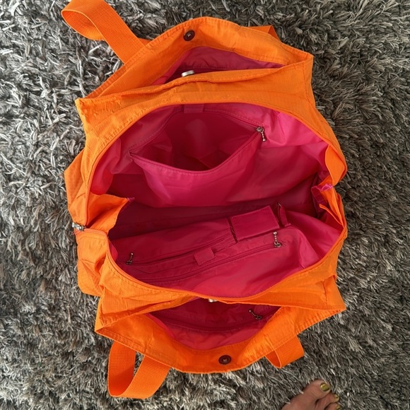 Baggallini orange carry all nylon tote large with pink lining - Picture 3 of 14